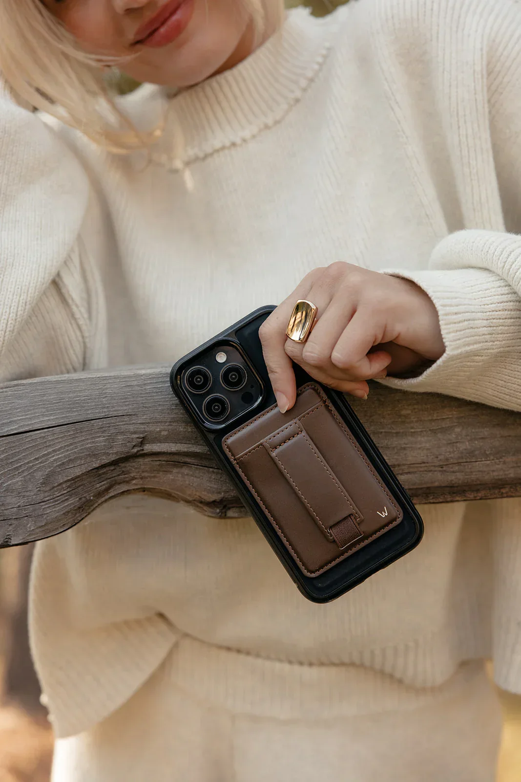 Dark Chocolate Magnetic Wallet - Image 4