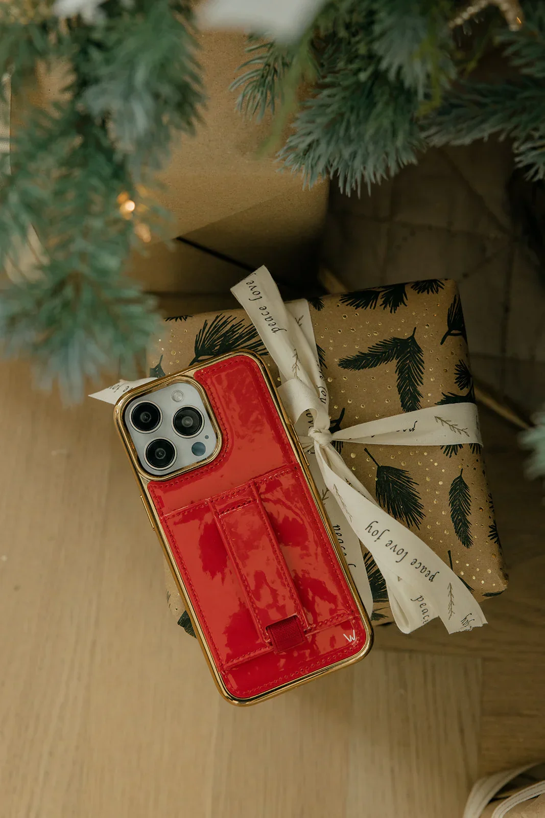 Red Radiance in Gold - Image 8